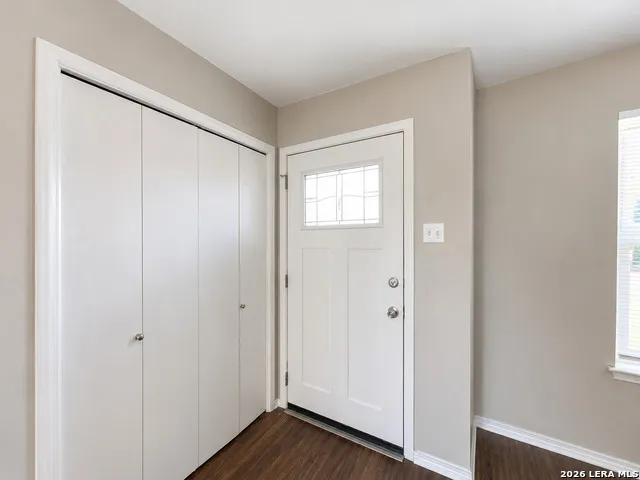 206 Balboa Drive Universal City, TX 78148