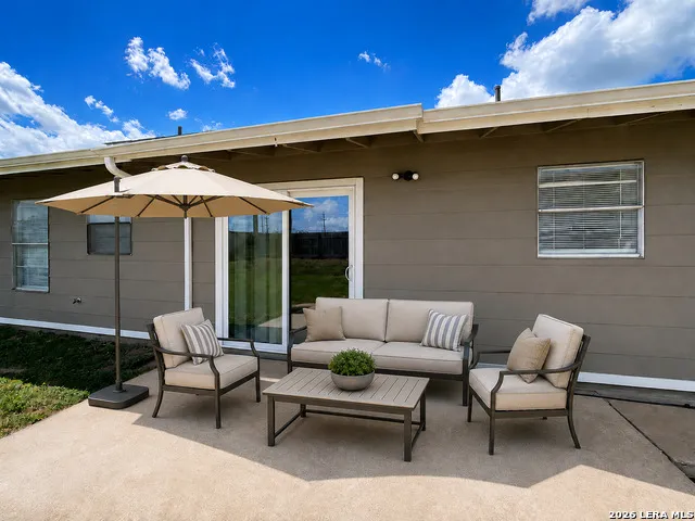206 Balboa Drive Universal City, TX 78148