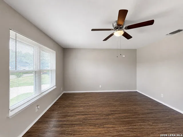 206 Balboa Drive Universal City, TX 78148