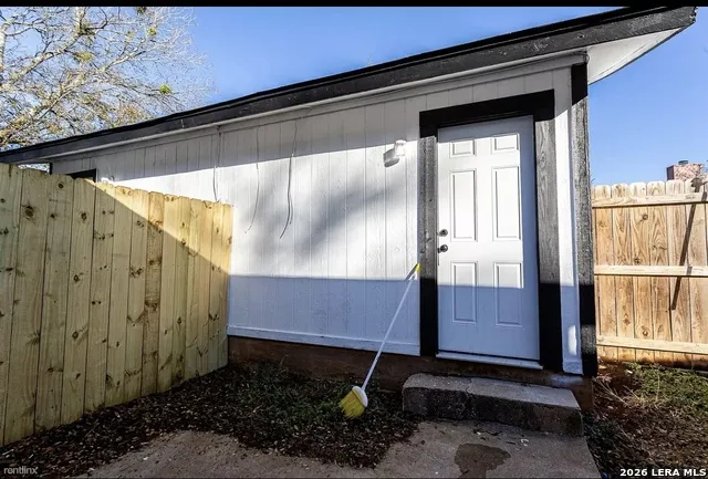 4900 E Stassney Ln Austin, TX 78744