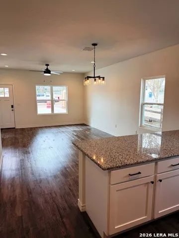 600A 10th Bandera, TX 78003