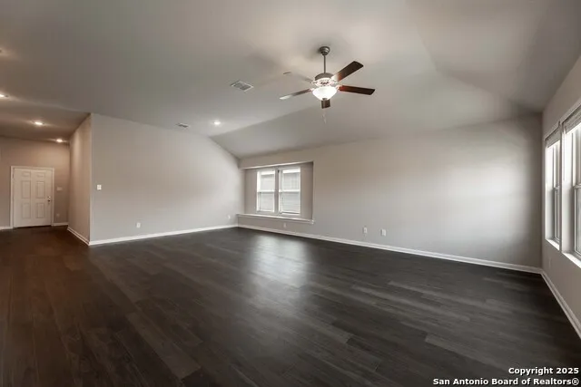 1120 Eagle Crossing Seguin, TX 78155