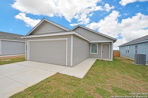 446 PAYTON PL