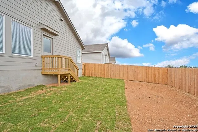 446 PAYTON PL Marion, TX 78124