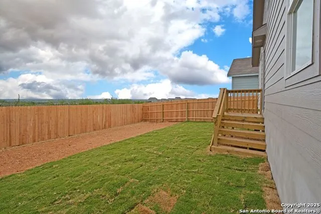 446 PAYTON PL Marion, TX 78124
