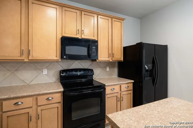 120 Clapboard Run Cibolo, TX 78108