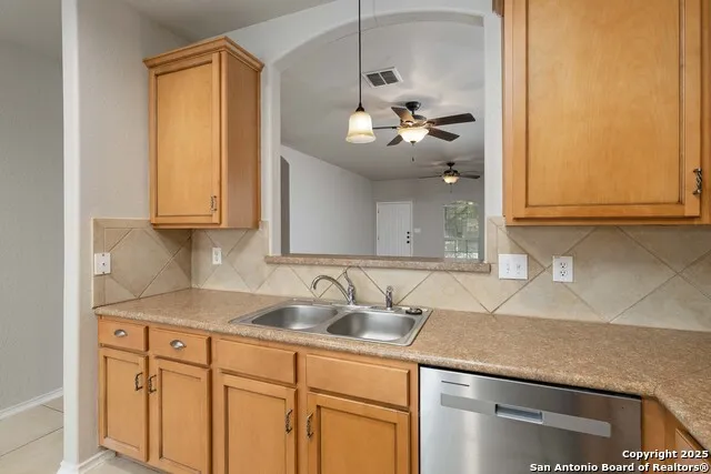 120 Clapboard Run Cibolo, TX 78108
