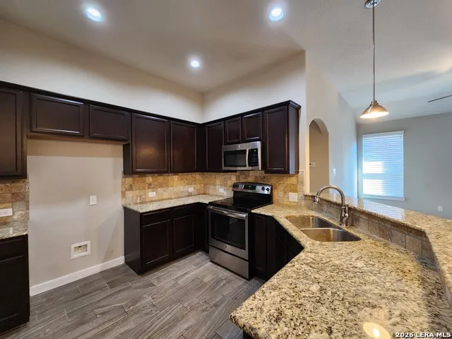 549 CREEKSIDE FRST New Braunfels, TX 78130