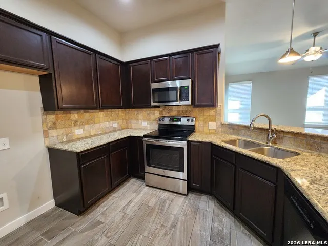 549 CREEKSIDE FRST New Braunfels, TX 78130