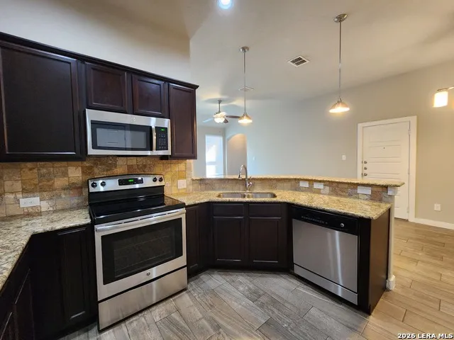 549 CREEKSIDE FRST New Braunfels, TX 78130