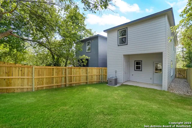 104 SHENANDOAH San Antonio, TX 78210