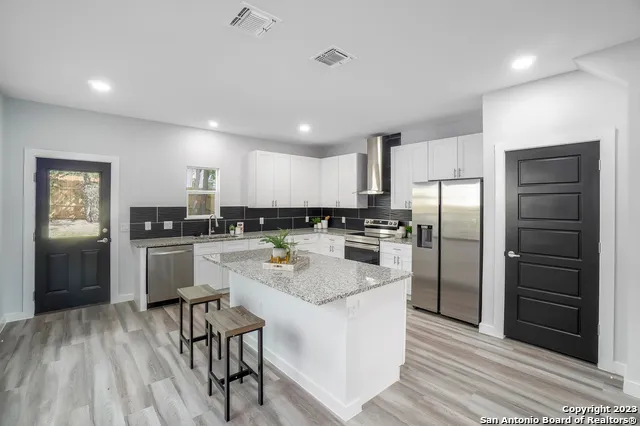 104 SHENANDOAH San Antonio, TX 78210