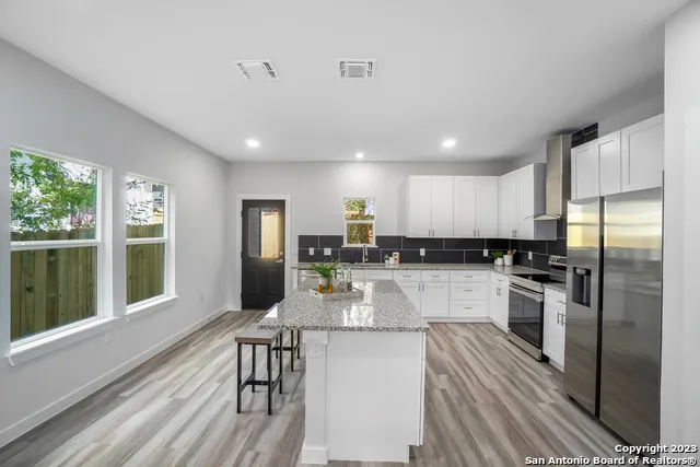 104 SHENANDOAH San Antonio, TX 78210