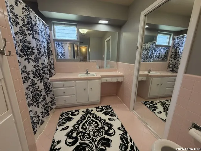 175 Harrigan Ct Alamo Heights, TX 78209