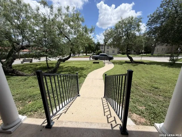 175 Harrigan Ct Alamo Heights, TX 78209
