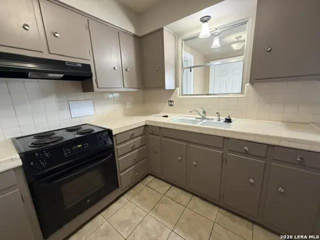 175 Harrigan Ct Alamo Heights, TX 78209