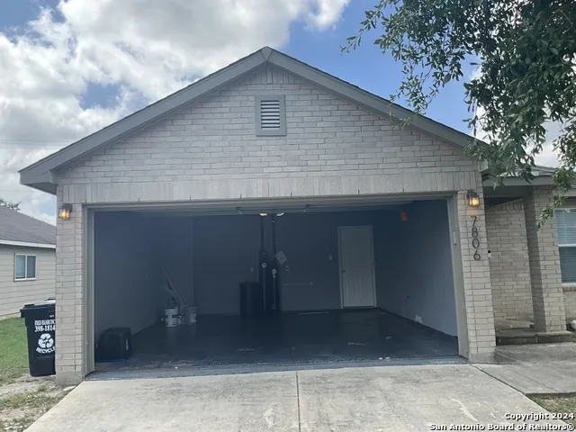 7806 Ruidoso Chase Selma, TX 78154