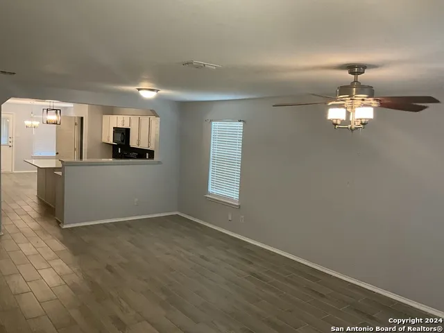 7806 Ruidoso Chase Selma, TX 78154