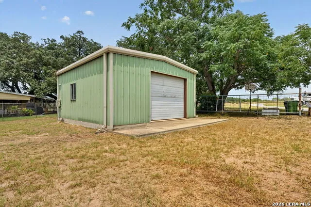 8651 W FM 476 Poteet, TX 78065