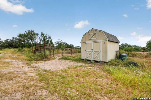 8651 W FM 476 Poteet, TX 78065