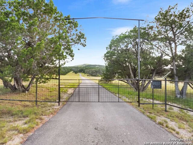4366 Whartons Dock Bandera, TX 78003