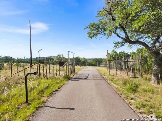 4366 Whartons Dock Bandera, TX 78003