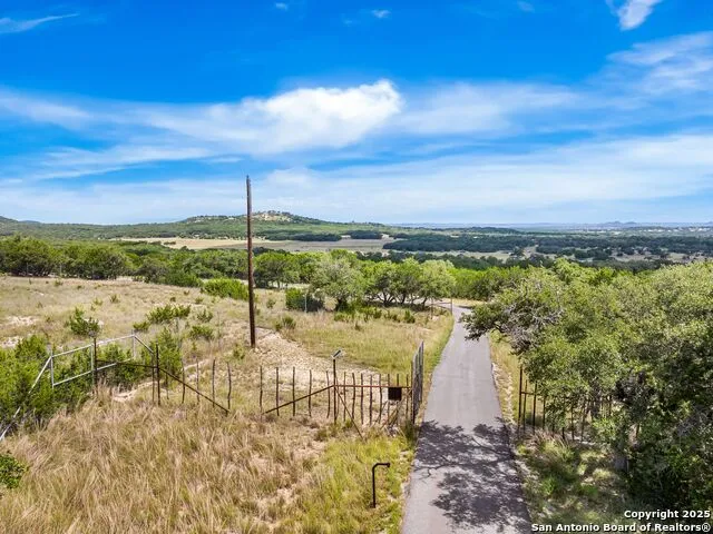 4366 Whartons Dock Bandera, TX 78003
