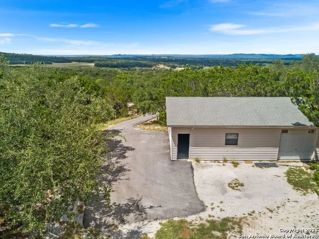 4366 Whartons Dock Bandera, TX 78003