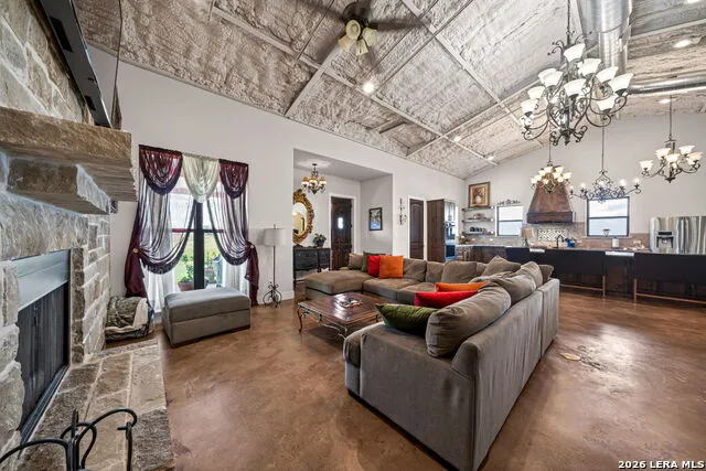 2193 STATE HIGHWAY 97 W Floresville, TX 78114