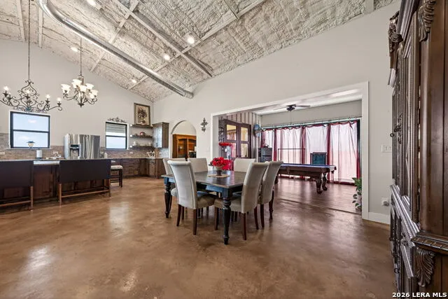 2193 STATE HIGHWAY 97 W Floresville, TX 78114