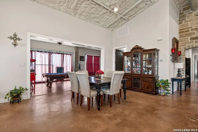 2193 STATE HIGHWAY 97 W Floresville, TX 78114