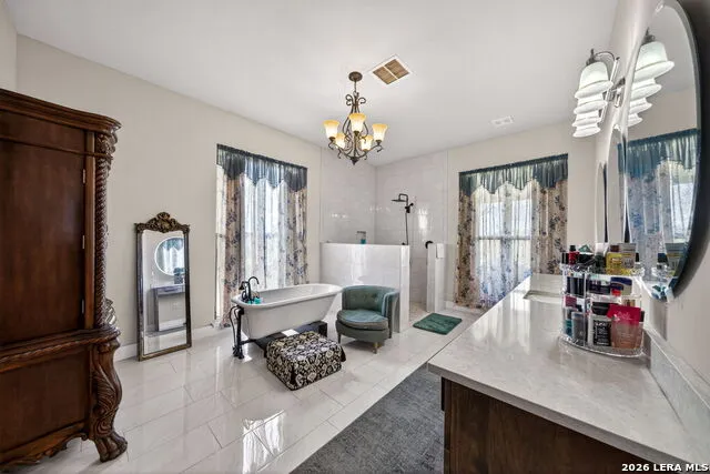 2193 STATE HIGHWAY 97 W Floresville, TX 78114