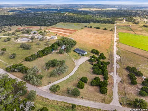 22B Cravey Rd
