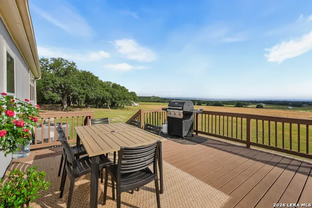 22B Cravey Rd Boerne, TX 78006