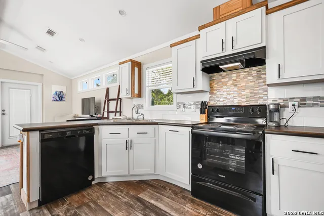 22B Cravey Rd Boerne, TX 78006