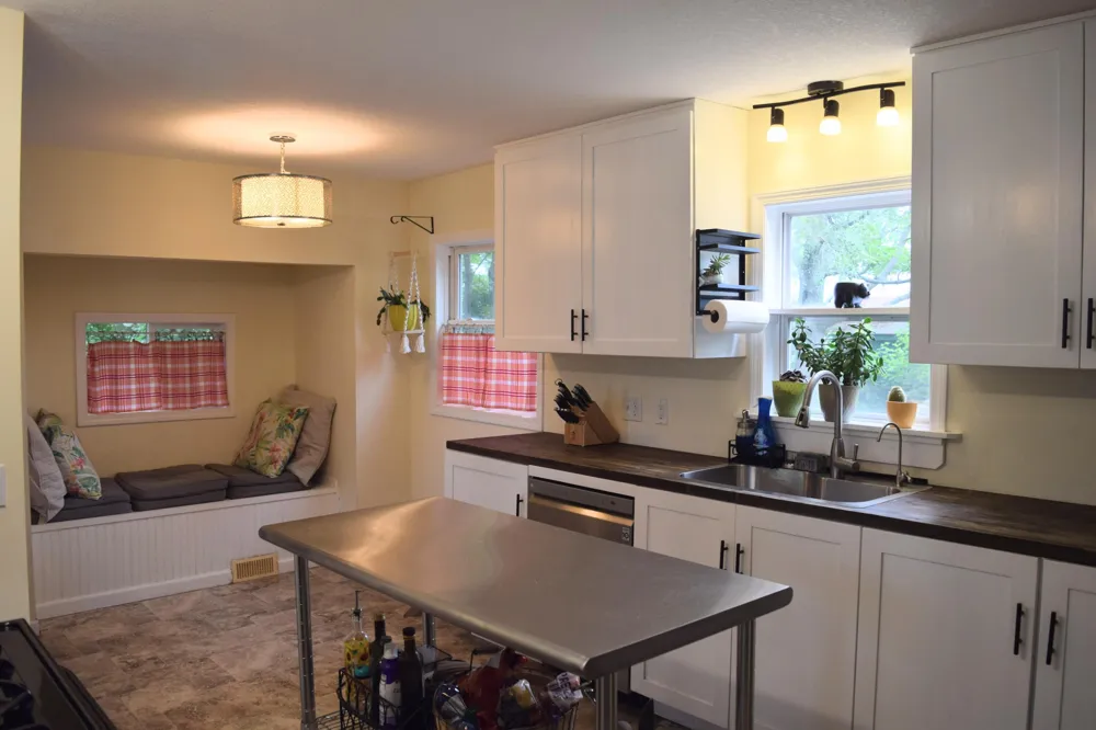 1080 Bellway Avenue Norton Shores, MI 49441
