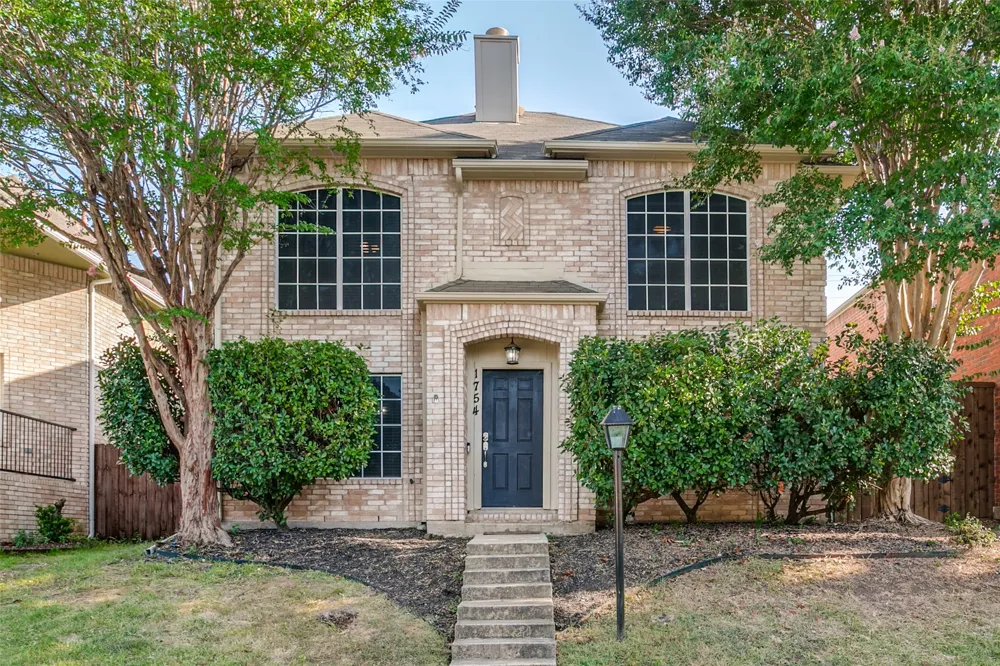 1754 Circle Creek Drive Lewisville, TX 75067