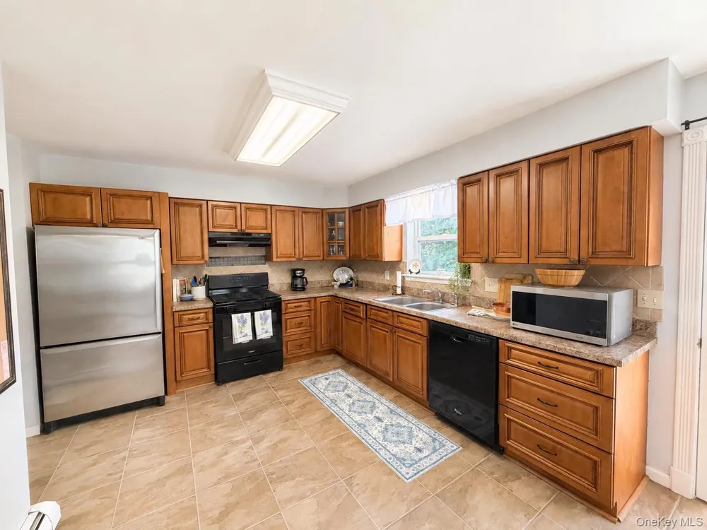 31 Briarwood Drive Wappingers Falls, NY 12590