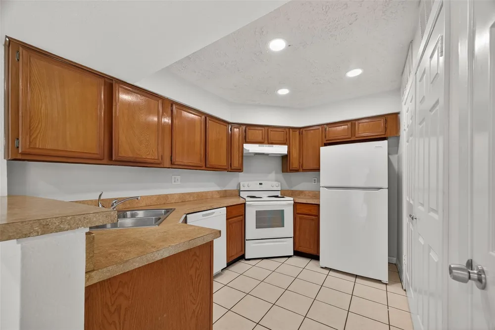 10555 Turtlewood Court #210 Houston, TX 77072