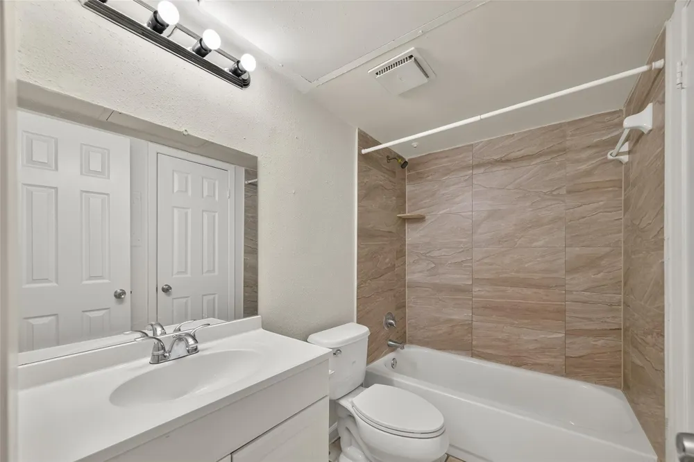 10555 Turtlewood Court #210 Houston, TX 77072