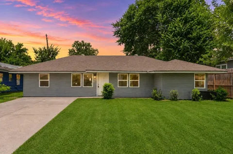 5823 Lyndhurst Drive