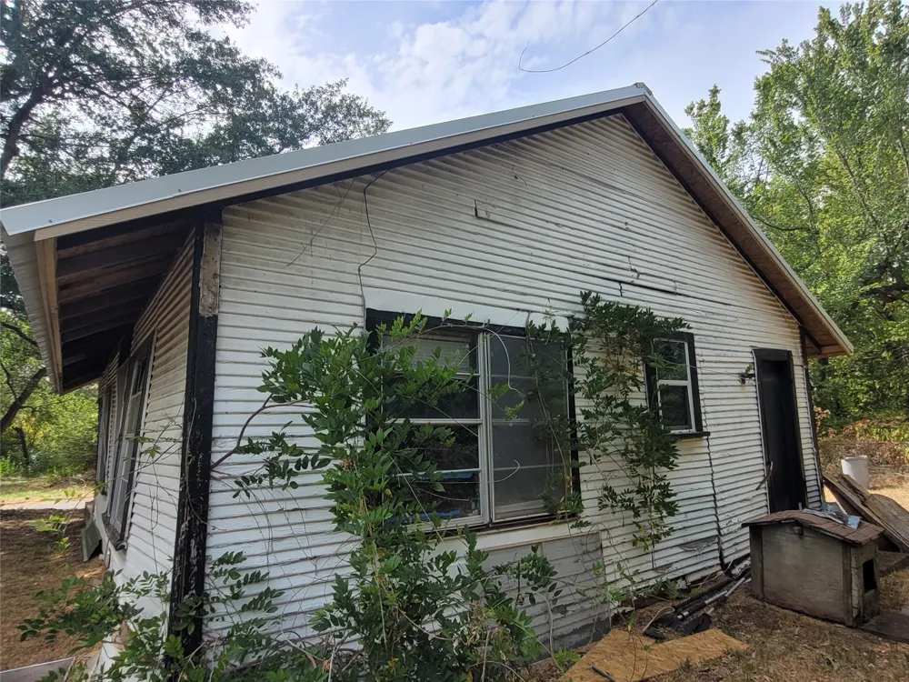 1020 NE 8TH Paris, TX 75460
