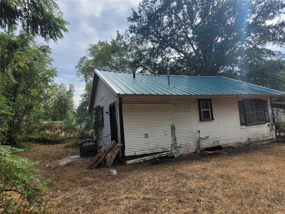 1020 NE 8TH Paris, TX 75460