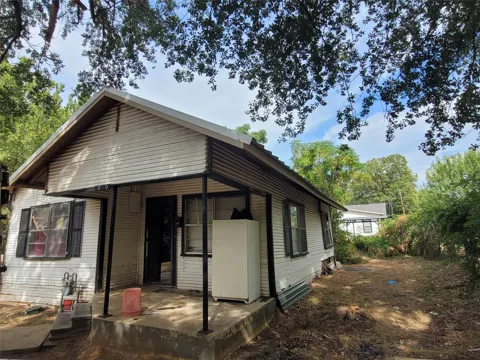 1020 NE 8TH