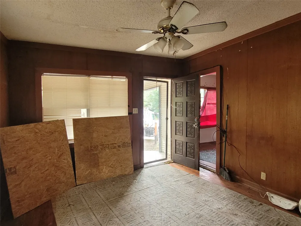 1020 NE 8TH Paris, TX 75460