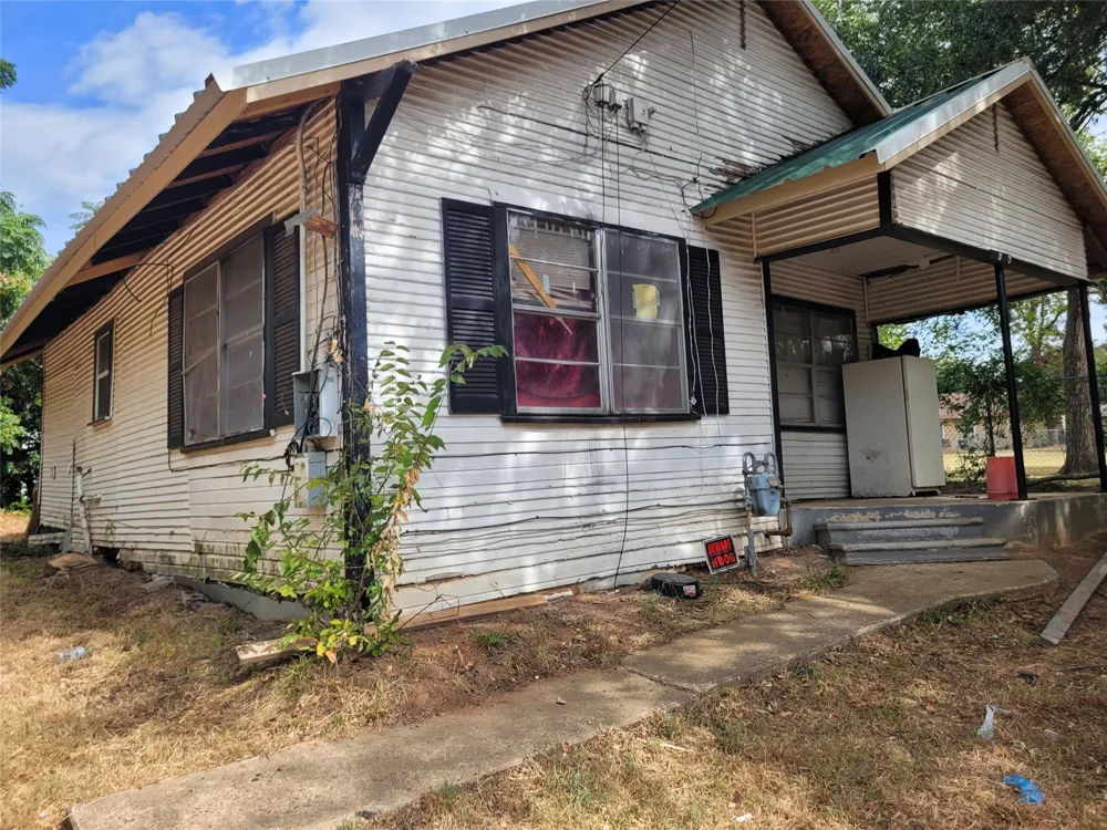1020 NE 8TH Paris, TX 75460