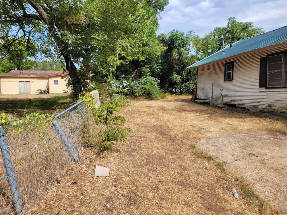 1020 NE 8TH Paris, TX 75460