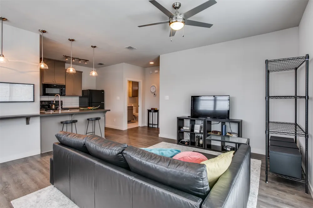 906 W Cannon Street #200 Fort Worth, TX 76104