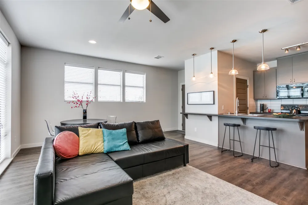 906 W Cannon Street #200 Fort Worth, TX 76104