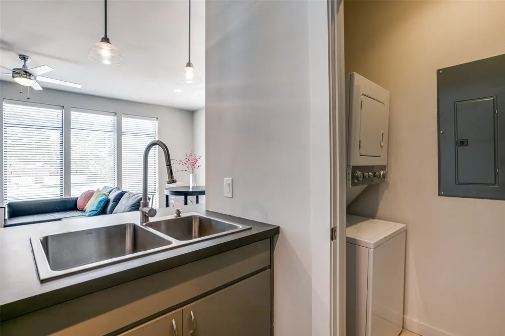 906 W Cannon Street #200 Fort Worth, TX 76104